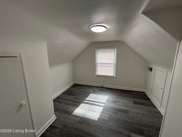 7100 Daisy Ave, Louisville, KY 40258