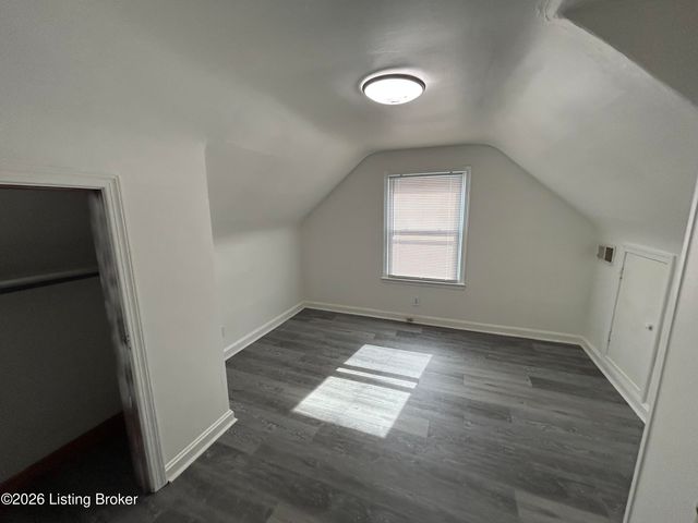 7100 Daisy Ave, Louisville, KY 40258