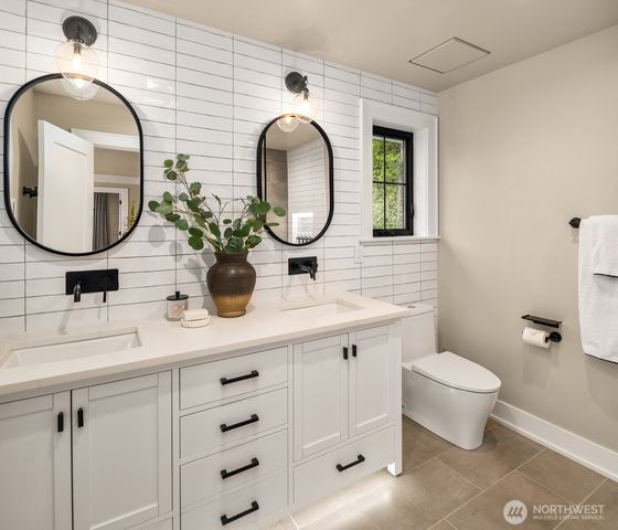 4221 NE 27th Place, Renton, WA 98059