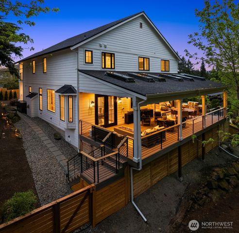 4221 NE 27th Place, Renton, WA 98059
