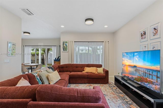 396 NE 33rd Ter, Homestead, FL 33033