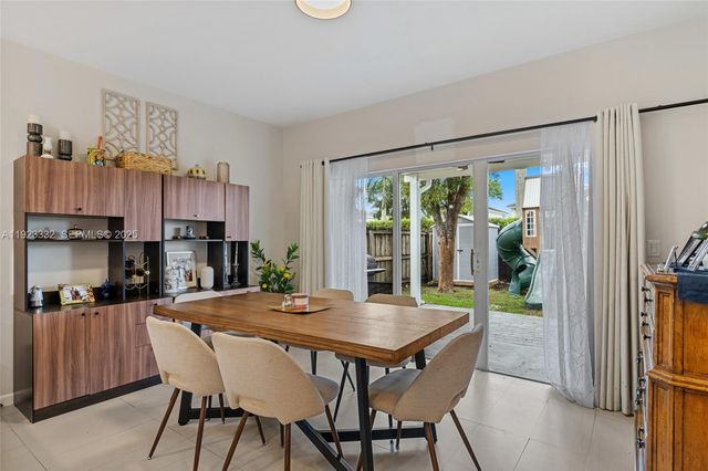 396 NE 33rd Ter, Homestead, FL 33033