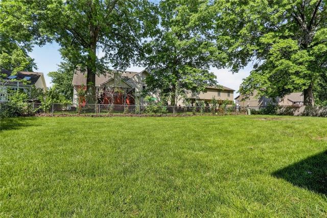 15270 Conser Street, Overland Park, KS 66223