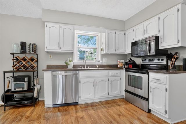 15270 Conser Street, Overland Park, KS 66223