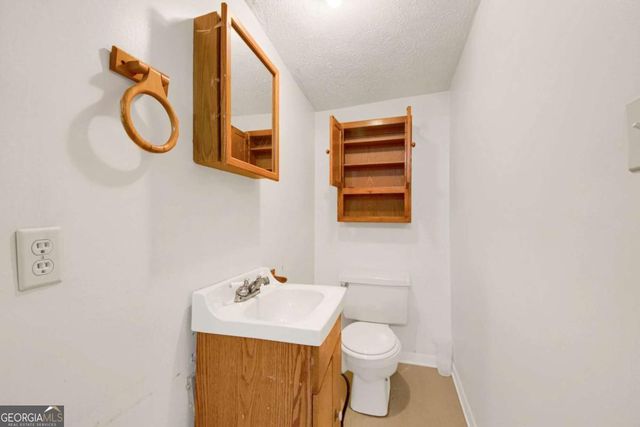 6950 Dodd Road, Riverdale, GA 30296