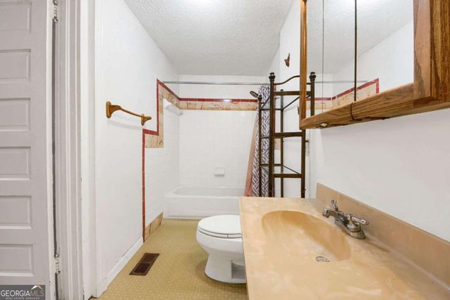 6950 Dodd Road, Riverdale, GA 30296