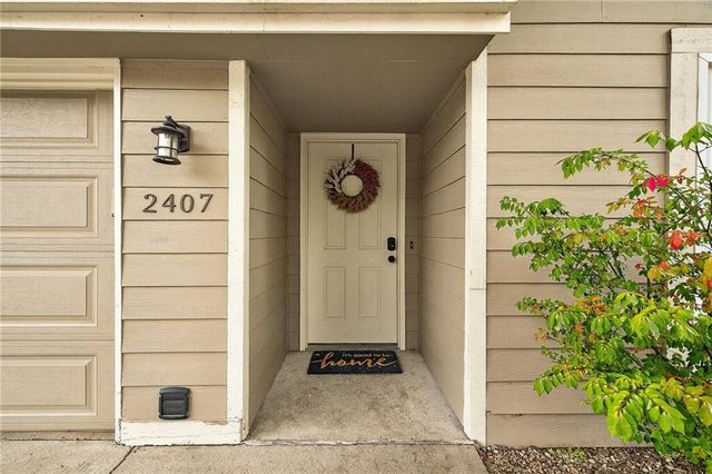 2407 Yosemite Drive, Lawrence, KS 66047