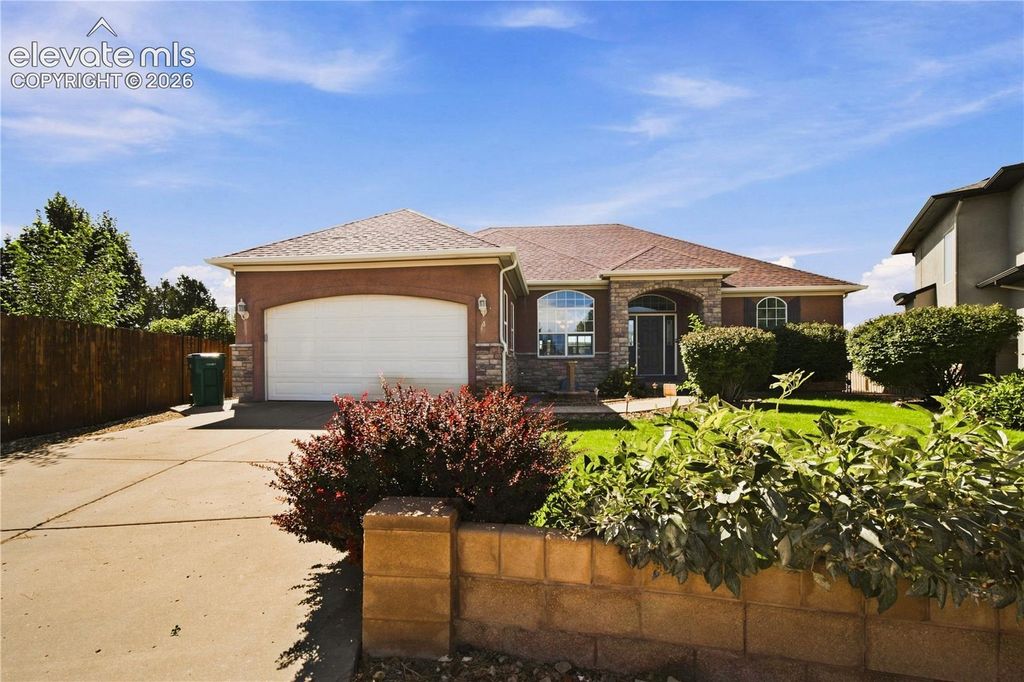 4 Hawks Point Court, Pueblo, CO 81005 — exterior