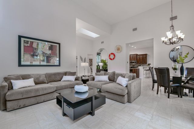 23264 N Mirabella Cir Circle N, Boca Raton, FL 33433