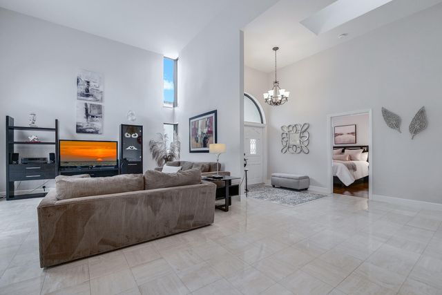 23264 N Mirabella Cir Circle N, Boca Raton, FL 33433