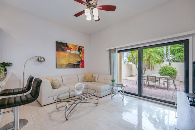 23264 N Mirabella Cir Circle N, Boca Raton, FL 33433