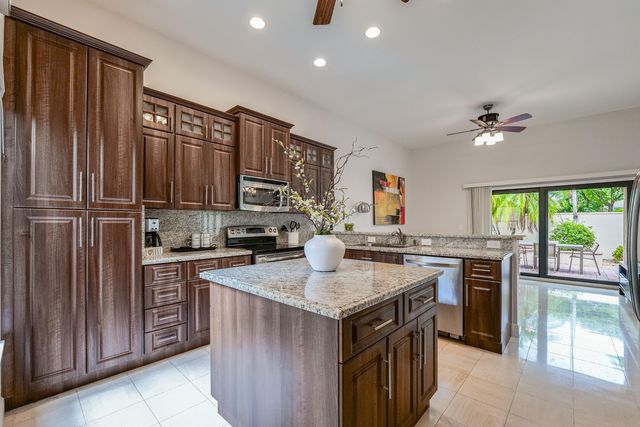 23264 N Mirabella Cir Circle N, Boca Raton, FL 33433