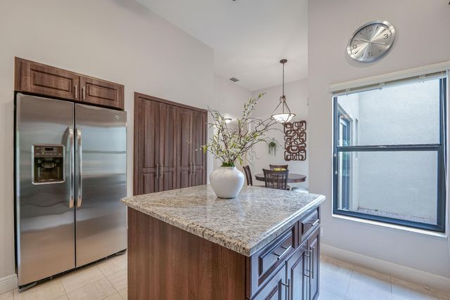23264 N Mirabella Cir Circle N, Boca Raton, FL 33433