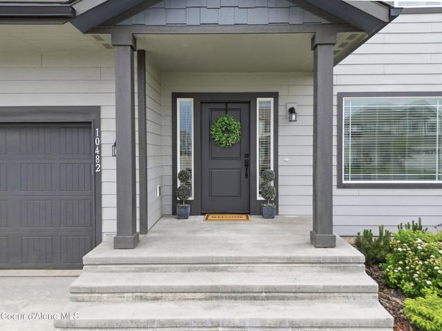 10482 N Belgrave Lp, Hayden, ID 83835