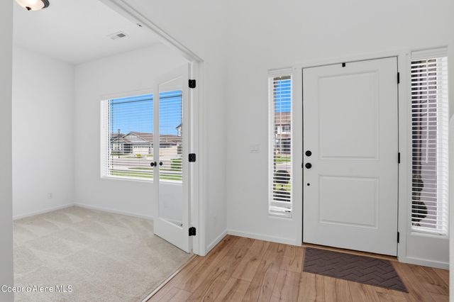 10482 N Belgrave Lp, Hayden, ID 83835