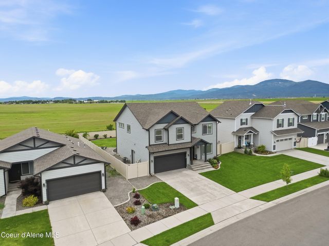 10482 N Belgrave Lp, Hayden, ID 83835