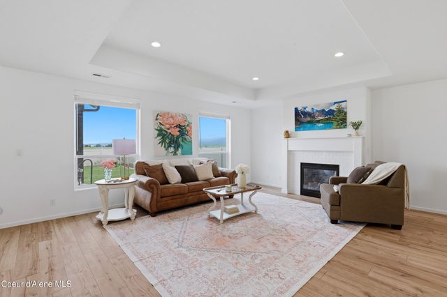 10482 N Belgrave Lp, Hayden, ID 83835