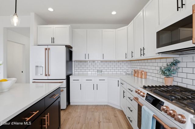 10482 N Belgrave Lp, Hayden, ID 83835