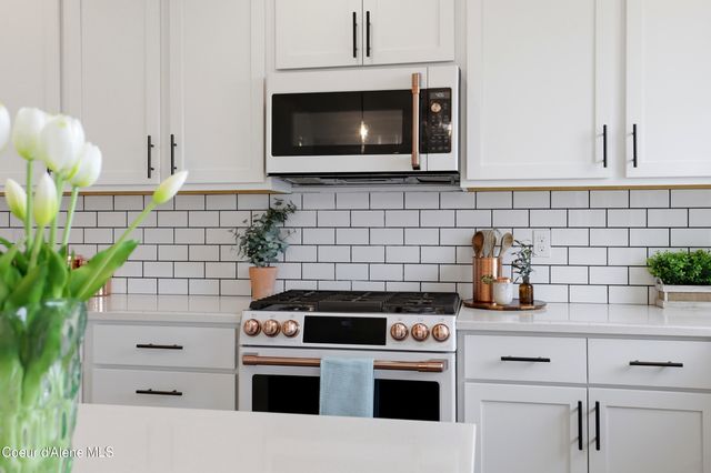 10482 N Belgrave Lp, Hayden, ID 83835