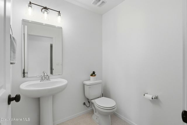 10482 N Belgrave Lp, Hayden, ID 83835