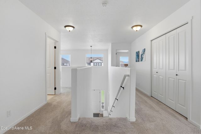 10482 N Belgrave Lp, Hayden, ID 83835