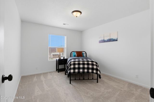 10482 N Belgrave Lp, Hayden, ID 83835