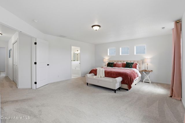 10482 N Belgrave Lp, Hayden, ID 83835