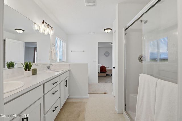 10482 N Belgrave Lp, Hayden, ID 83835