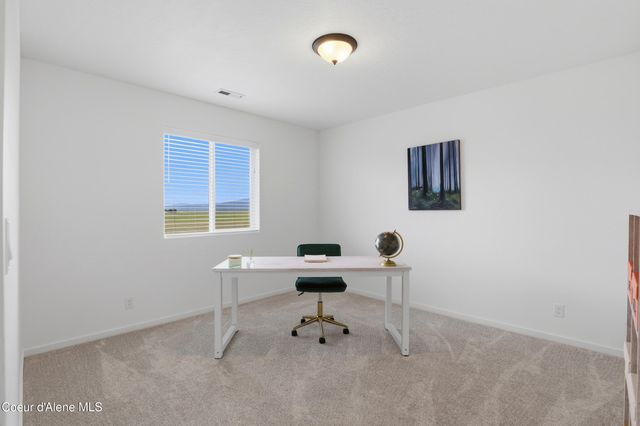 10482 N Belgrave Lp, Hayden, ID 83835