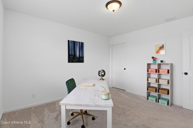 10482 N Belgrave Lp, Hayden, ID 83835