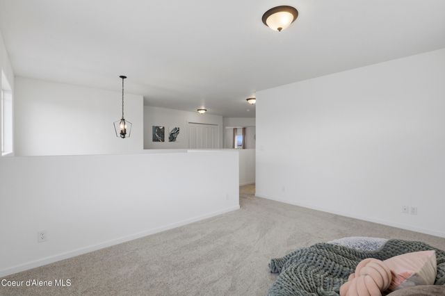 10482 N Belgrave Lp, Hayden, ID 83835