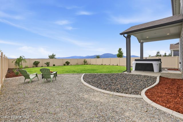 10482 N Belgrave Lp, Hayden, ID 83835