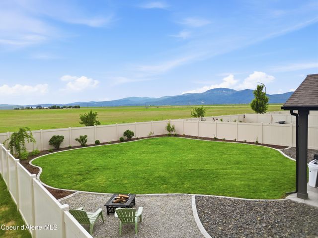 10482 N Belgrave Lp, Hayden, ID 83835