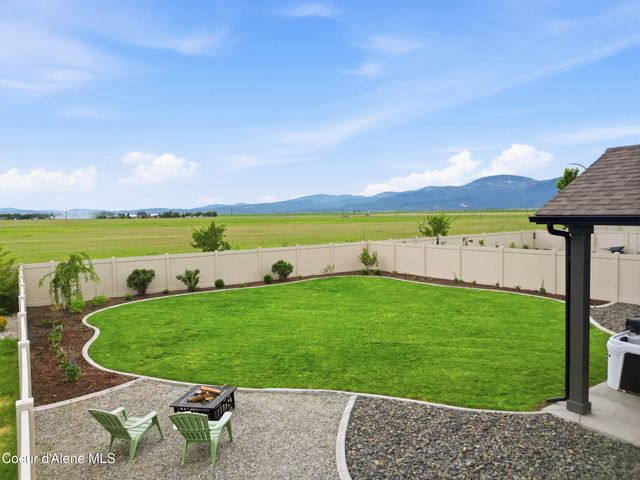 10482 N Belgrave Lp, Hayden, ID 83835