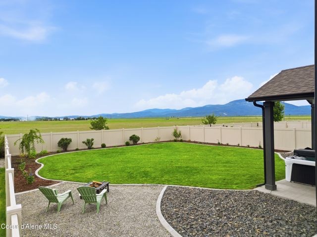 10482 N Belgrave Lp, Hayden, ID 83835