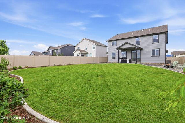 10482 N Belgrave Lp, Hayden, ID 83835
