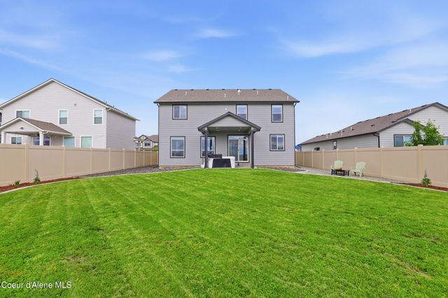 10482 N Belgrave Lp, Hayden, ID 83835