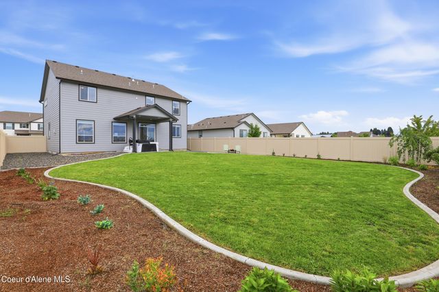 10482 N Belgrave Lp, Hayden, ID 83835