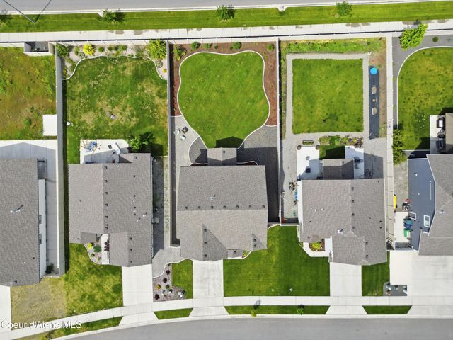10482 N Belgrave Lp, Hayden, ID 83835