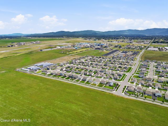 10482 N Belgrave Lp, Hayden, ID 83835