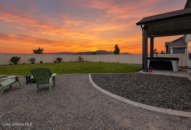 10482 N Belgrave Lp, Hayden, ID 83835