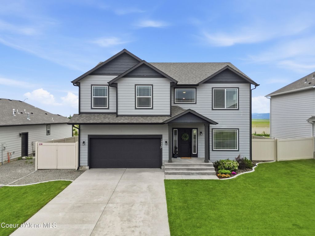 10482 N Belgrave Lp, Hayden, ID 83835