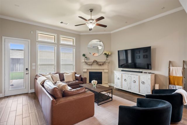 9319 Dochfour Lane, Tomball, TX 77375