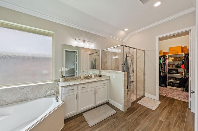 9319 Dochfour Lane, Tomball, TX 77375