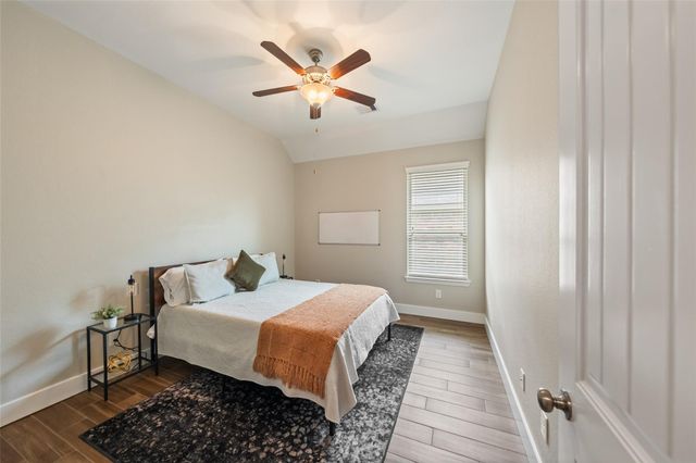 9319 Dochfour Lane, Tomball, TX 77375