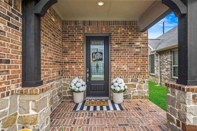 9319 Dochfour Lane, Tomball, TX 77375