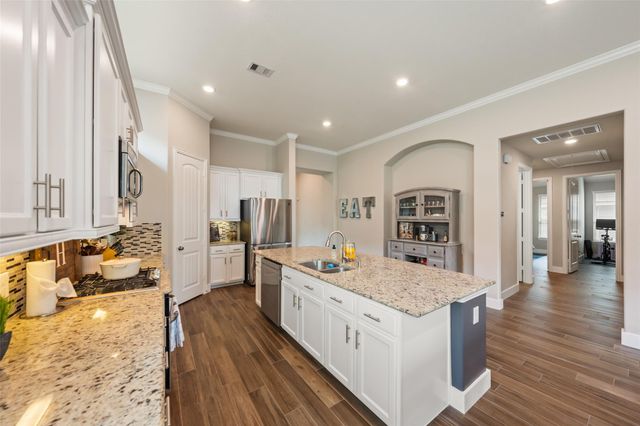 9319 Dochfour Lane, Tomball, TX 77375