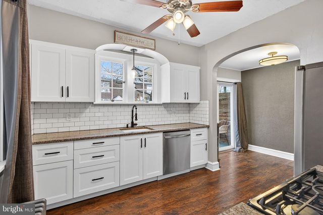 545 HAND AVE, Lancaster, PA 17602