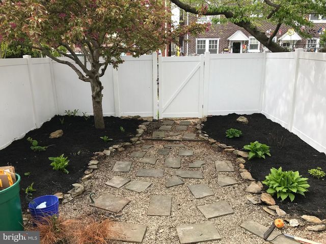 545 HAND AVE, Lancaster, PA 17602