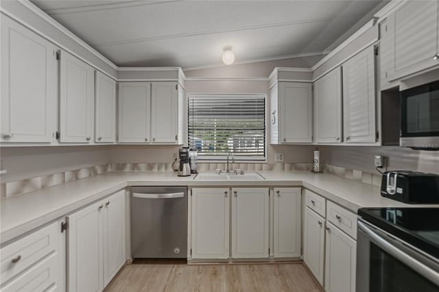 35122 MCCULLOUGHS LEAP, Zephyrhills, FL 33541